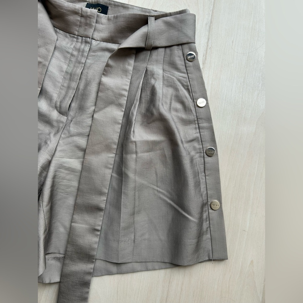 LIU JO Shorts - Picture 3 of 9